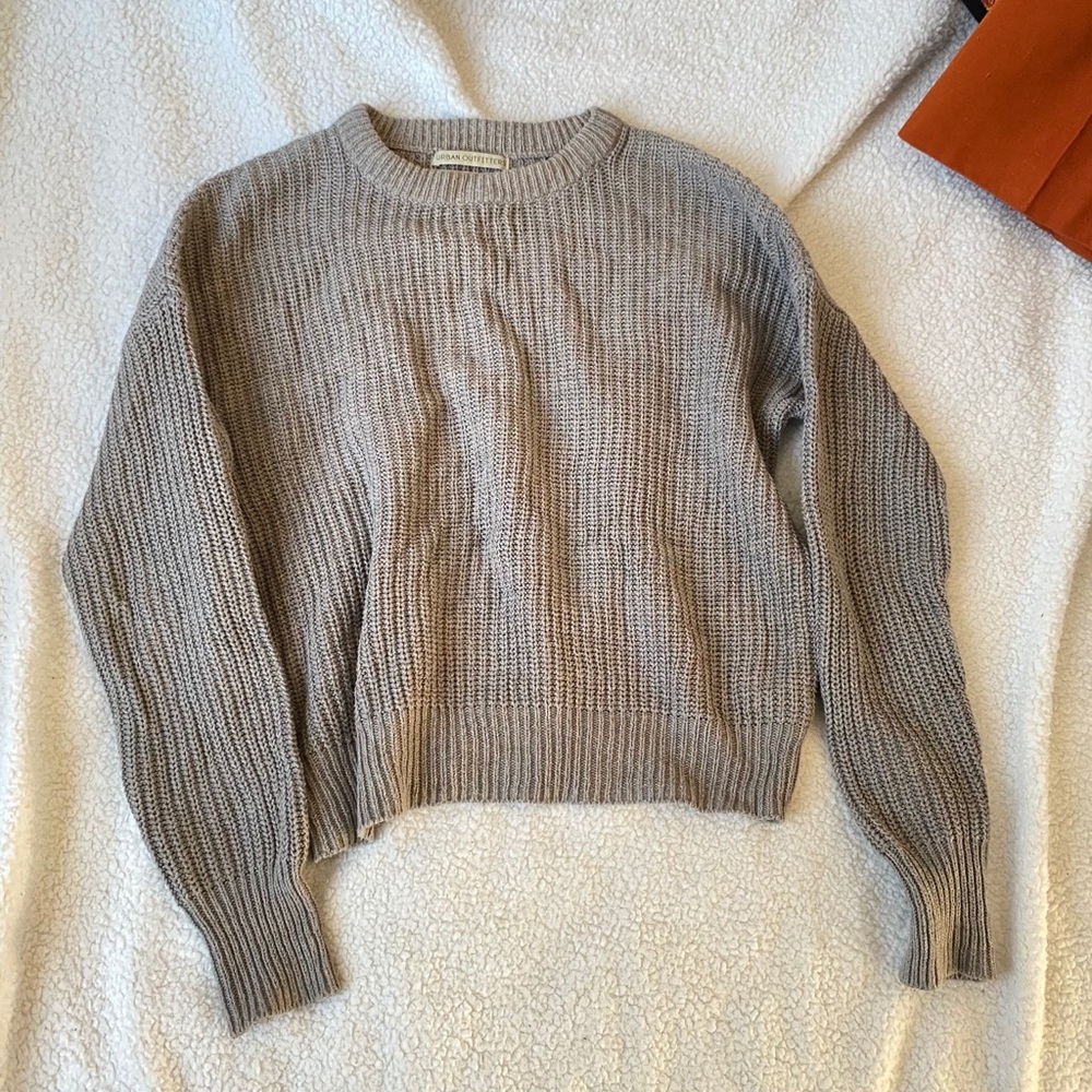 UO Gray Knit Sweater 🕊